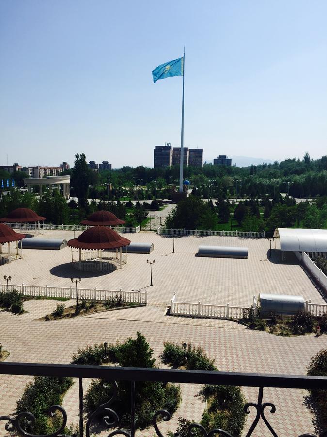 Hotel Ark Ms Taraz Exterior photo