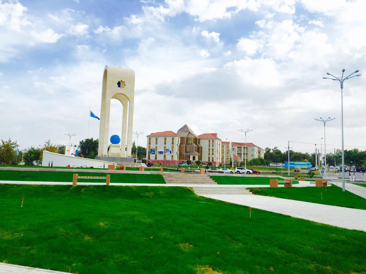 Hotel Ark Ms Taraz Exterior photo